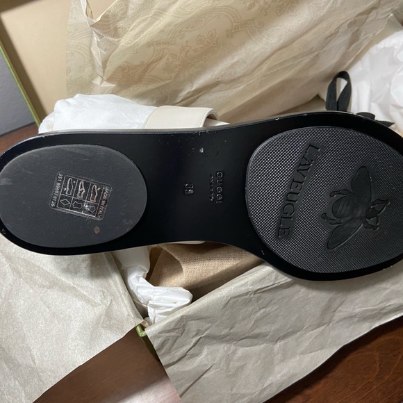 Leather Thong Sandal with Double G - Picture 2 of 4